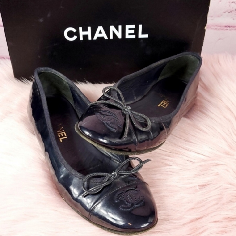 💯 Authentic Chanel Patent Leather Ballet Flats